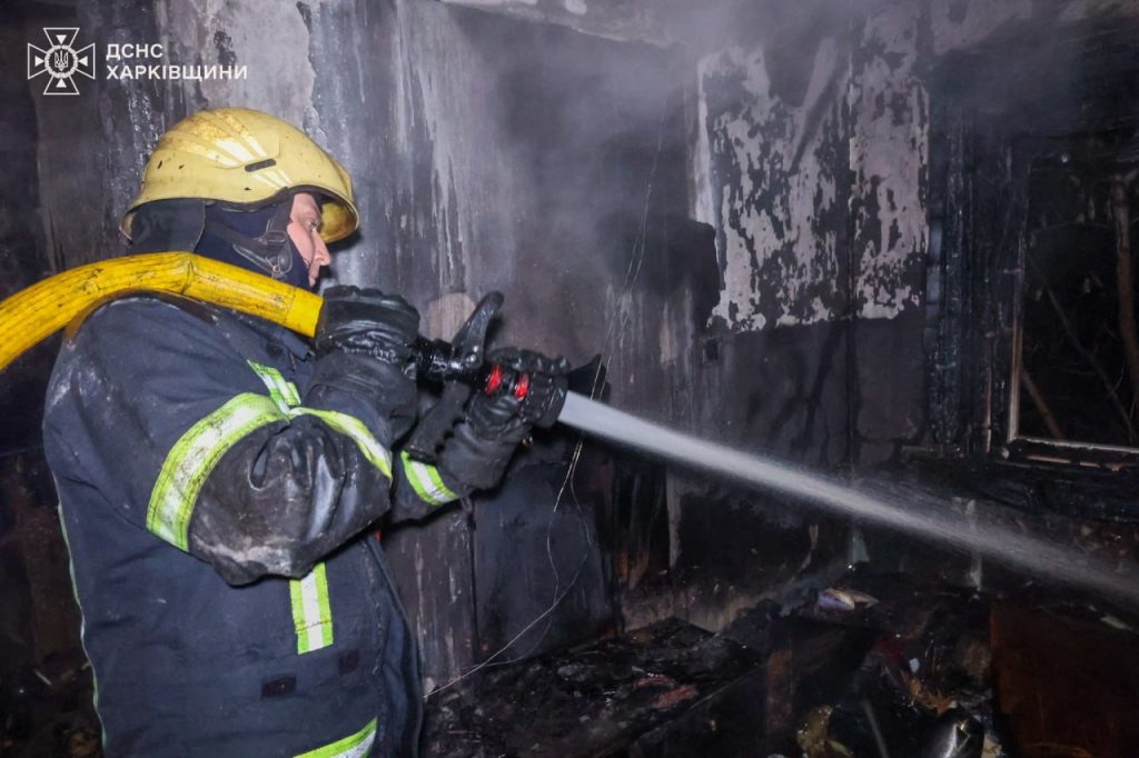 У Пісочині внаслідок нічної пожежі загинули двоє людей.